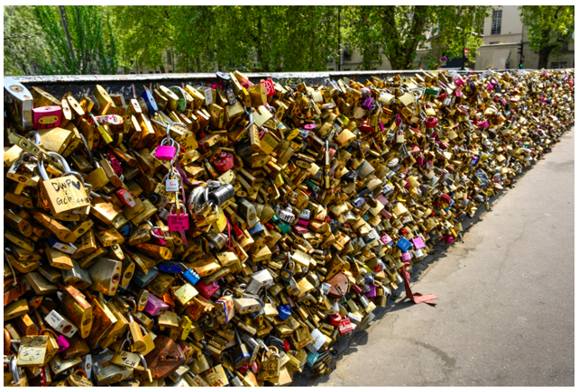 Lovelocks are not Forever